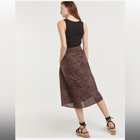 ⭐️ HOST PICK ⭐️ Petite Cotton Voile Midi Skirt - Picture 2 of 11